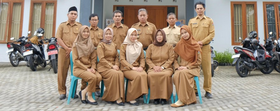 KADES DAN PERANGKAT DESA BENGKAL KECAMATAN KRANGGAN KABUPATEN TEMANGGUNG